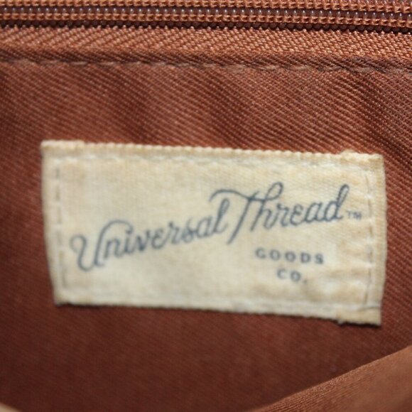 Universal Thread Purse - Picture 3 of 5